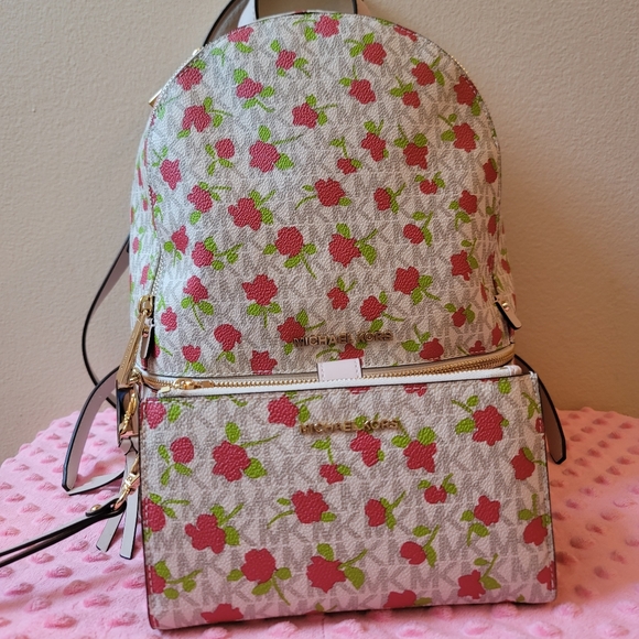 Michael Kors backpack and  wallet - Picture 12 of 16